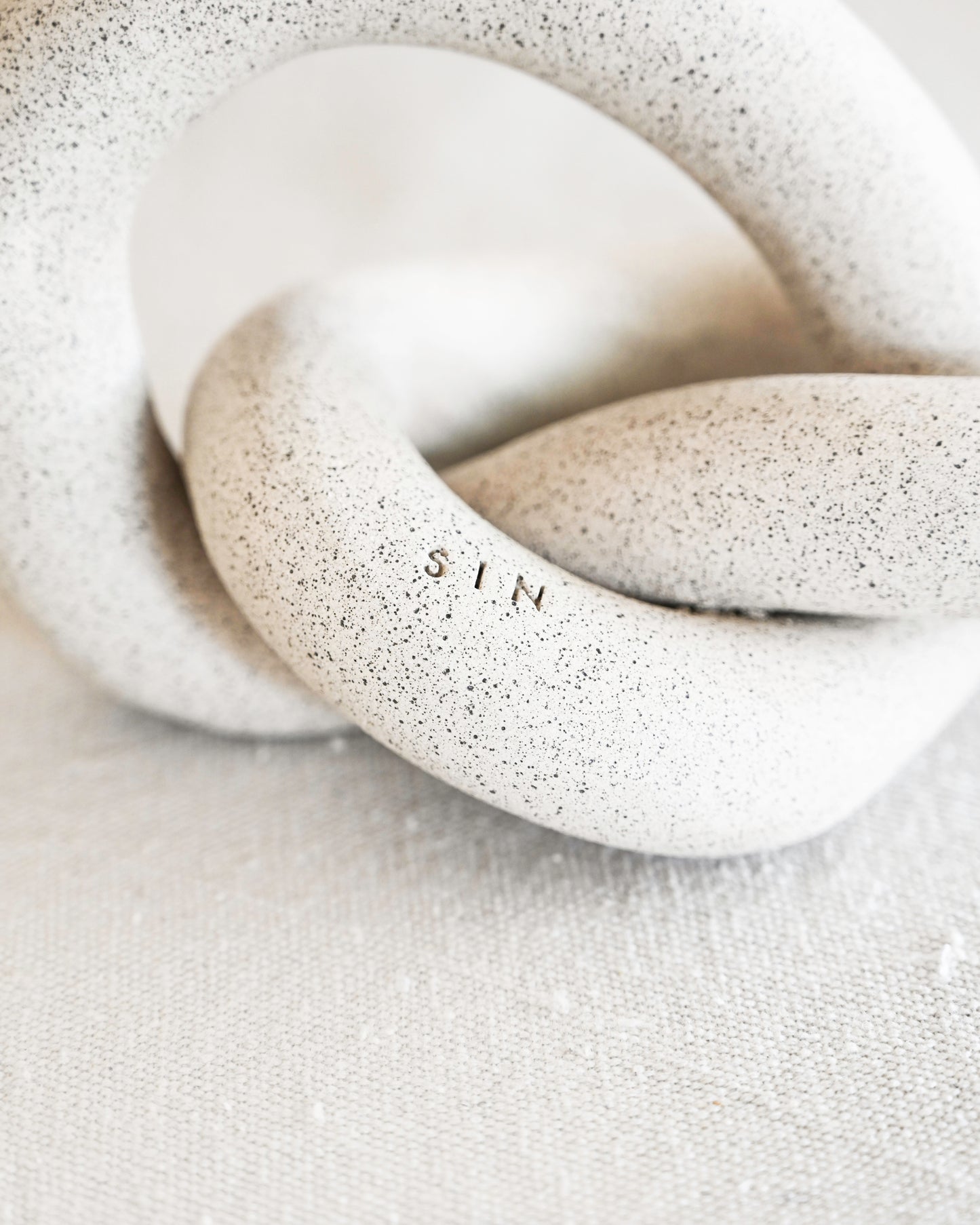 Infinity Knot - Sand