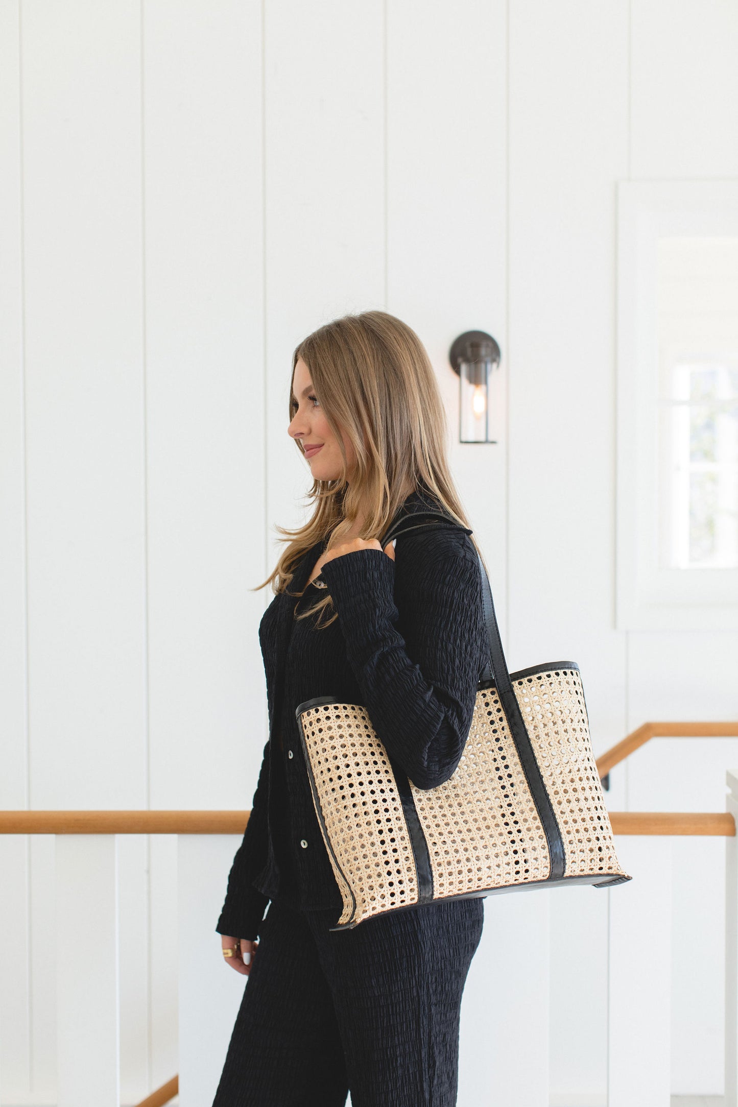 Byron Tote Black - Medium
