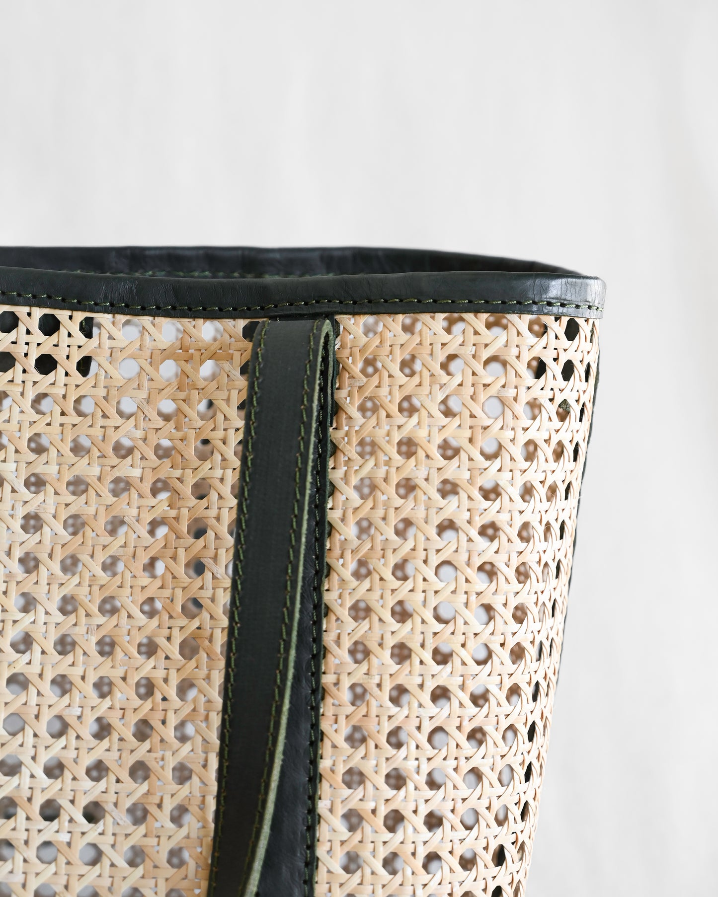 Byron Tote Olive - Medium