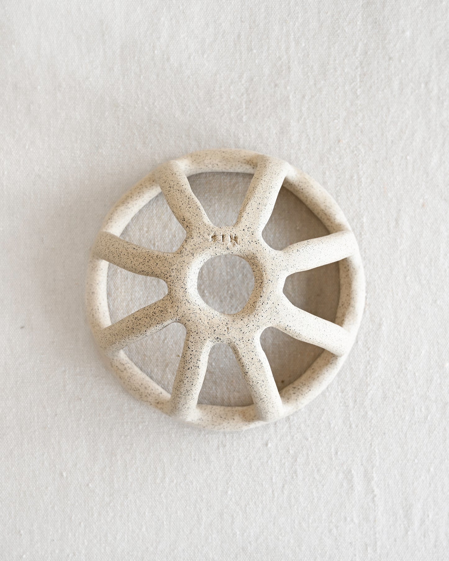 Small Prong Fruit Bowl - Sand