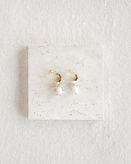 Alana Pearl Earrings