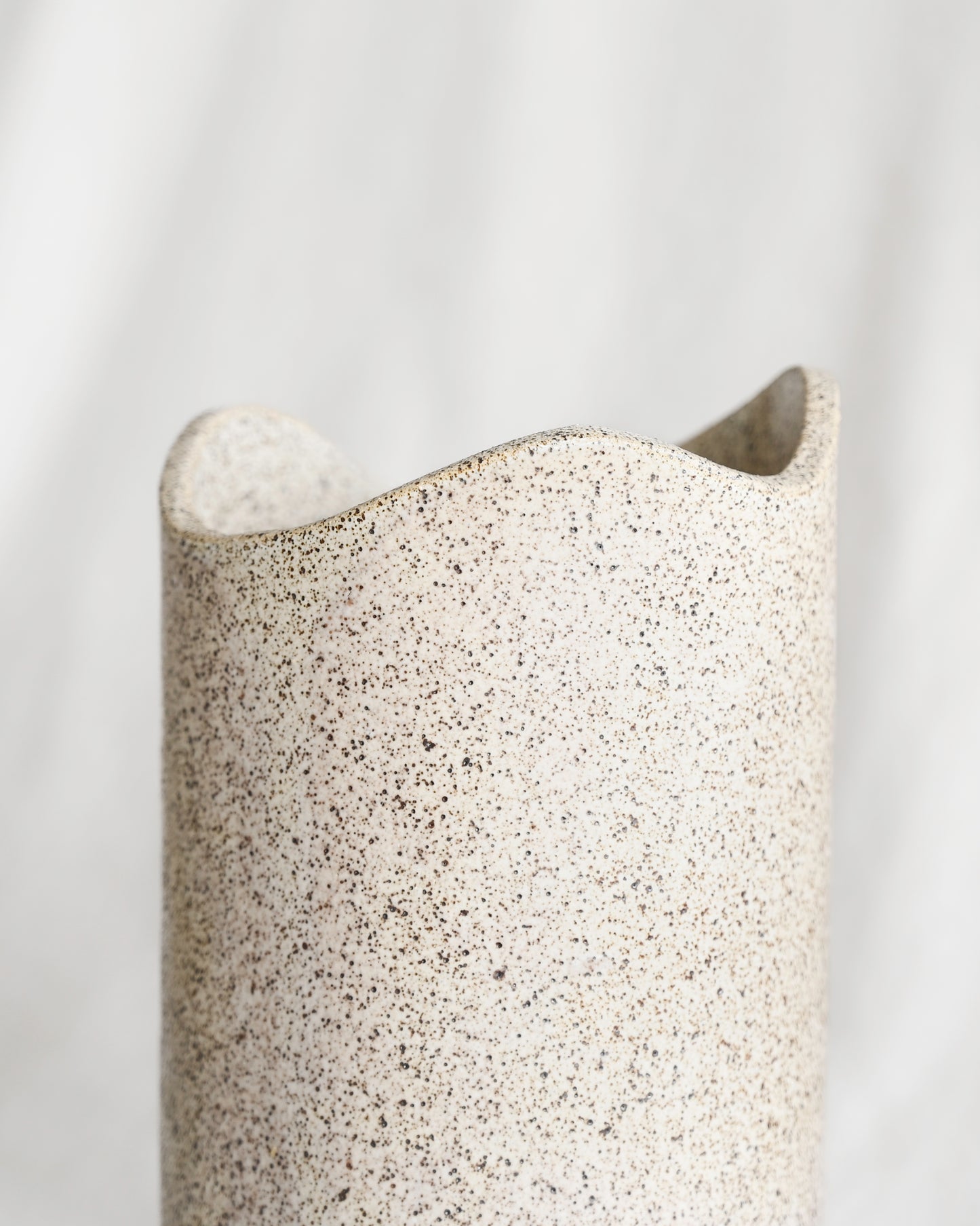 Swell Utensil Holder / Vase - Tan Speckle