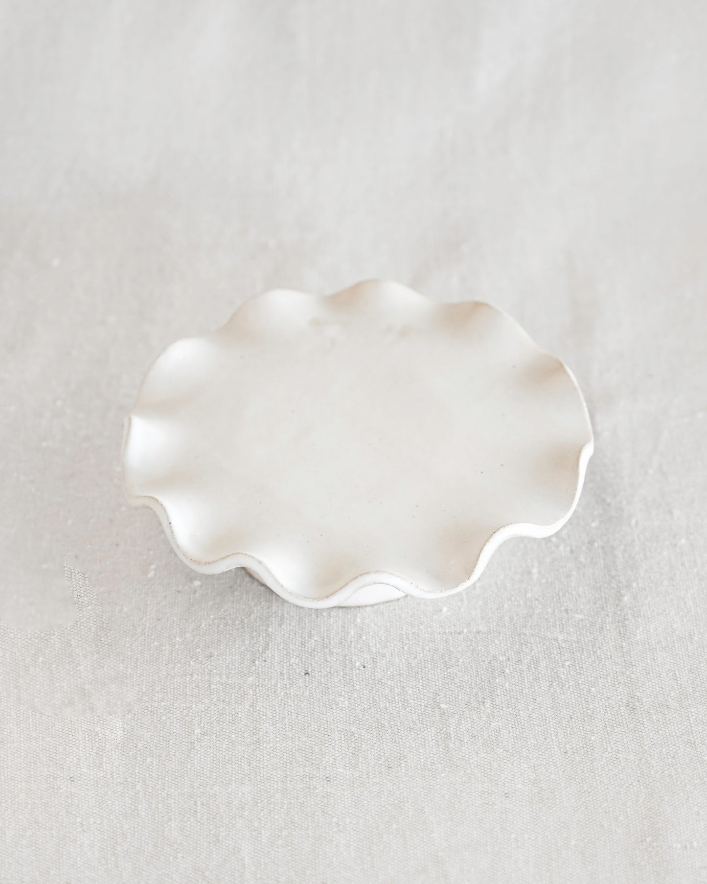 Ruffle Edge Pedestal - Small