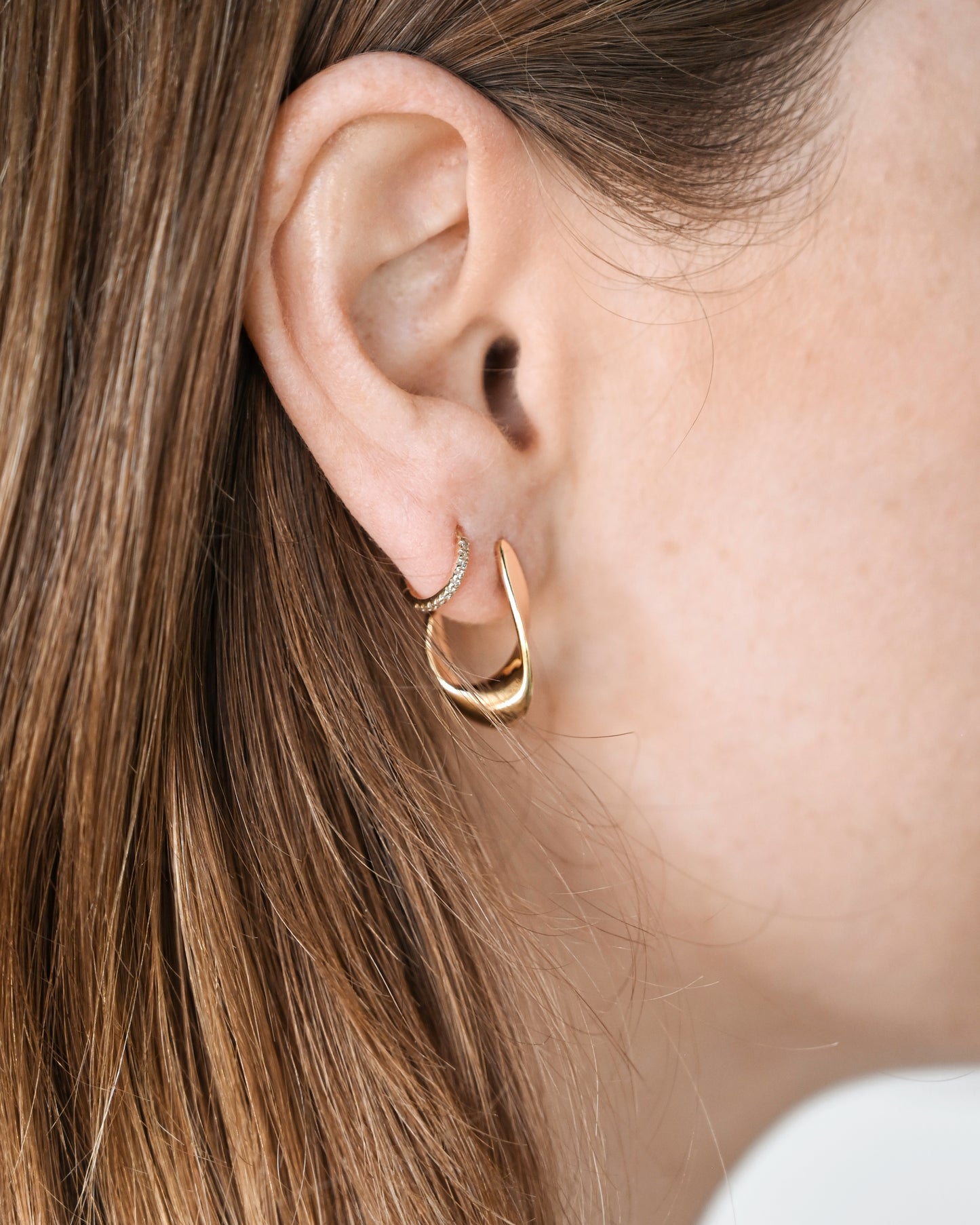 Ebony Drop Swirl Earring