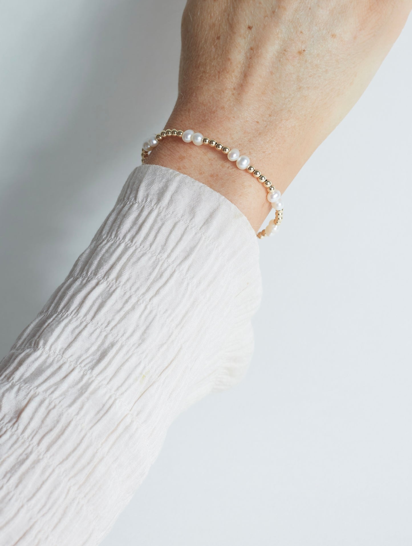 Luna Pearl / Gold Filled Beaded Bracelet
