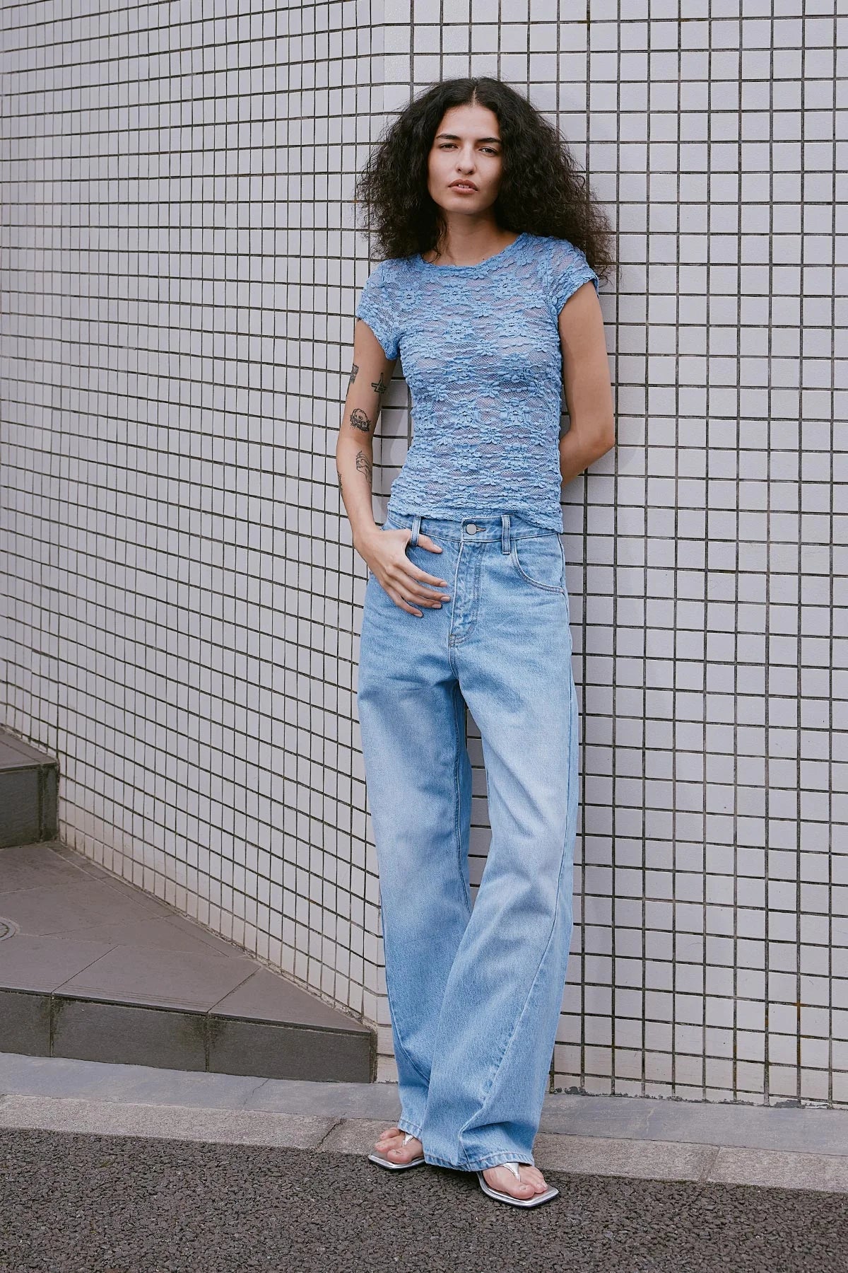 Percy Curve Seam Jeans - Faded Blue