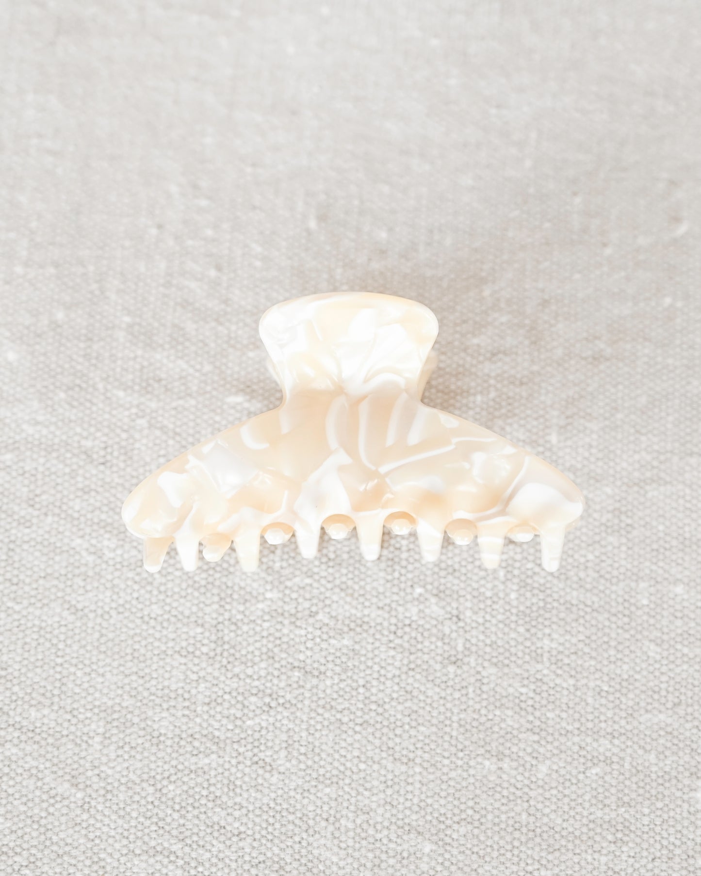 Vanilla Claw Hair Clip - Midi